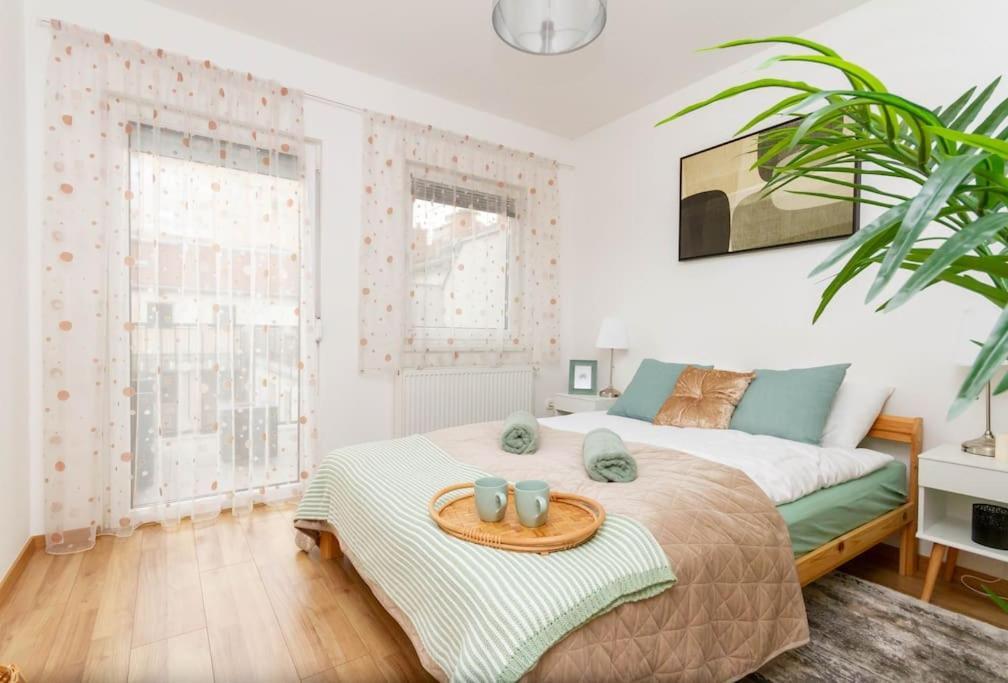 Family Lux Lounge In Voeroesmarty Street By Nw Apartment Budapest Luaran gambar